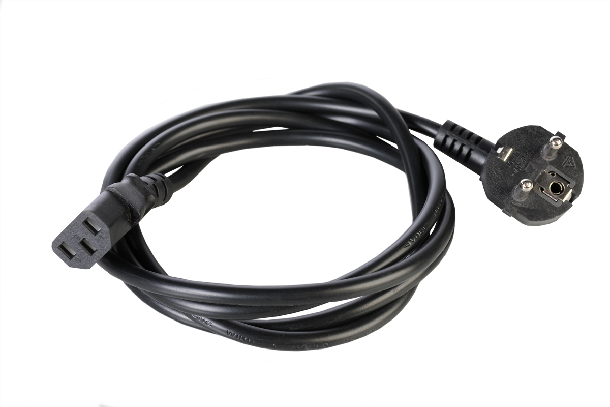 Шнур питания с заземлением IEC 60320 C13/Schuko, 10 А / 250 В (3 × 1,0), длина 1,8 м